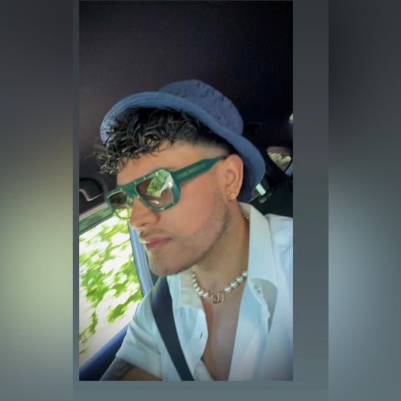 FINAL SALE MOSCHINO - Picture 2 of 6